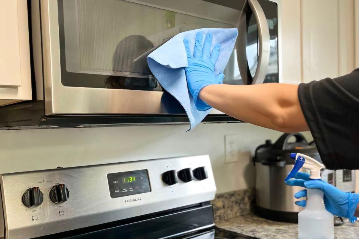 Cleaning equipment
